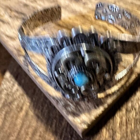 Vintage Southwestern Turquoise Cuff Bracelet for Boho Chic Cowgirls, Gift-Ready‎ - Picture 8 of 9